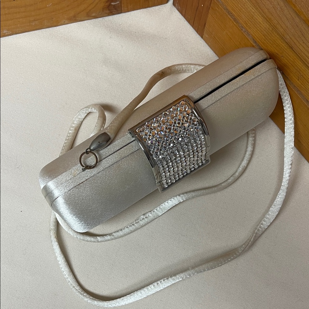 Vintage Cream Satin Clutch Bag - Picture 16 of 16